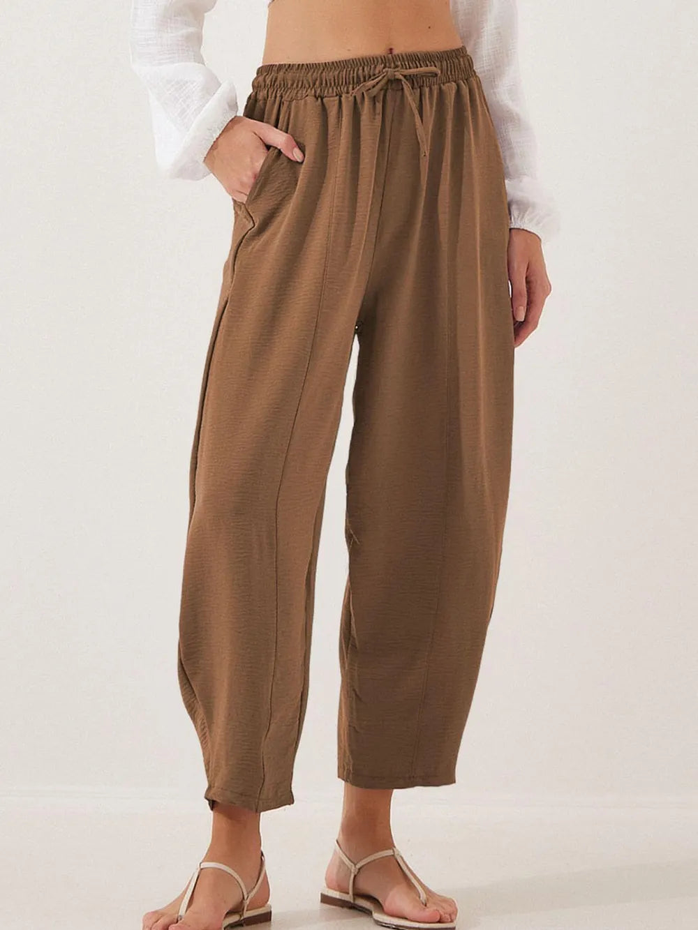 High-waisted plus size joggers by hulaa