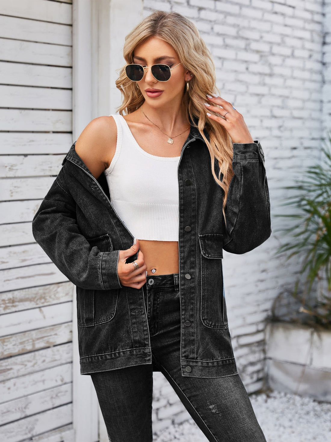 How to Style an Oversized Denim Jacket: The Ultimate Year-Round Fashion Guide for Women