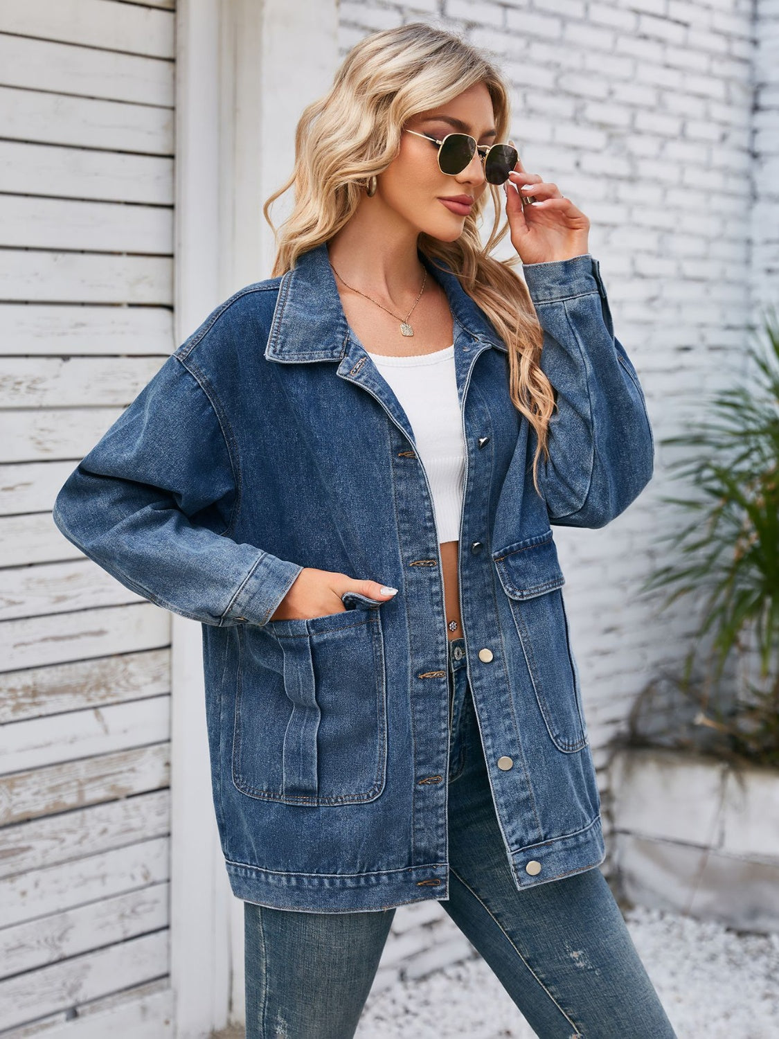 How to Style an Oversized Denim Jacket: The Ultimate Year-Round Fashion Guide for Women