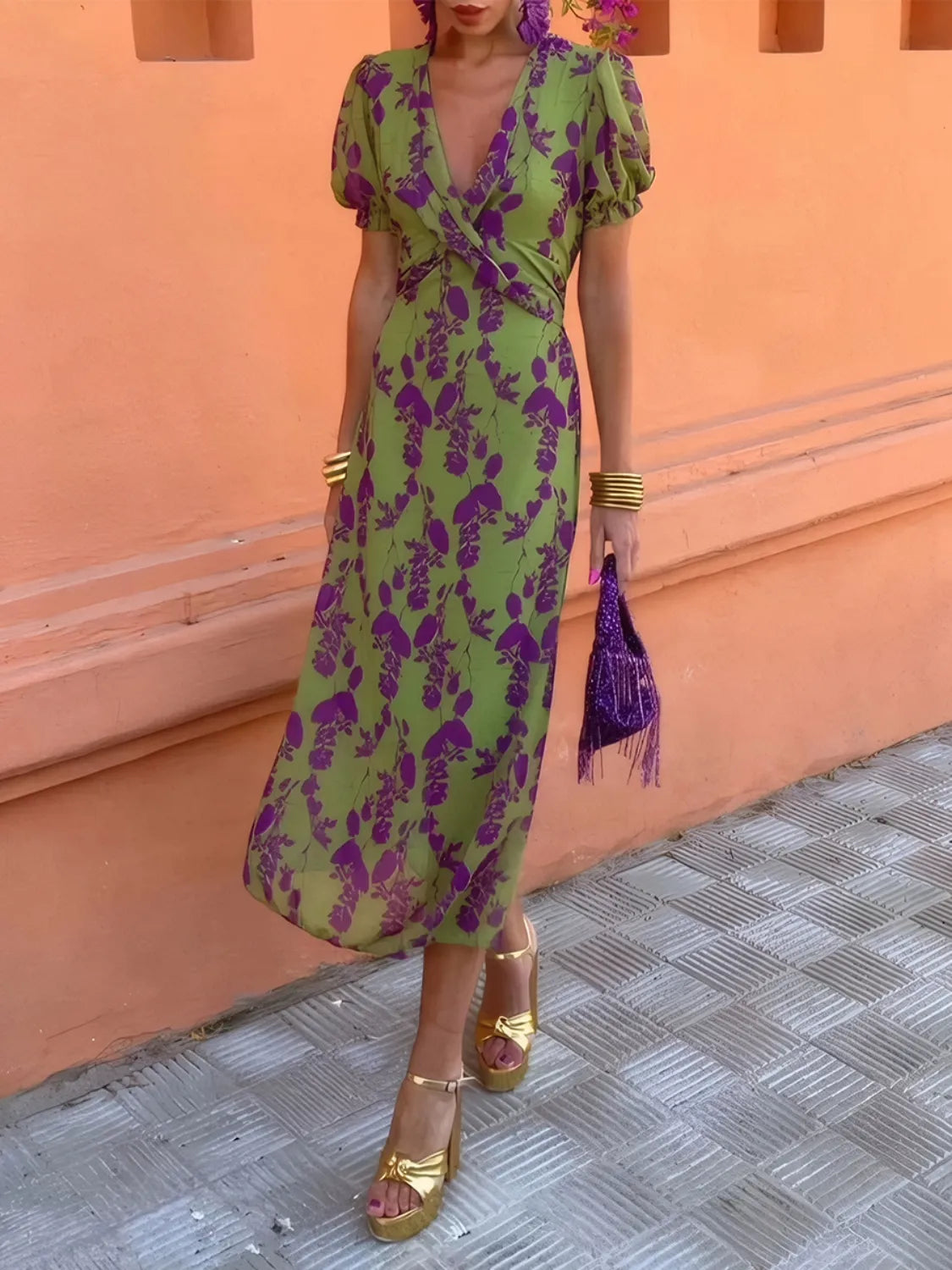 dress with short sleeves